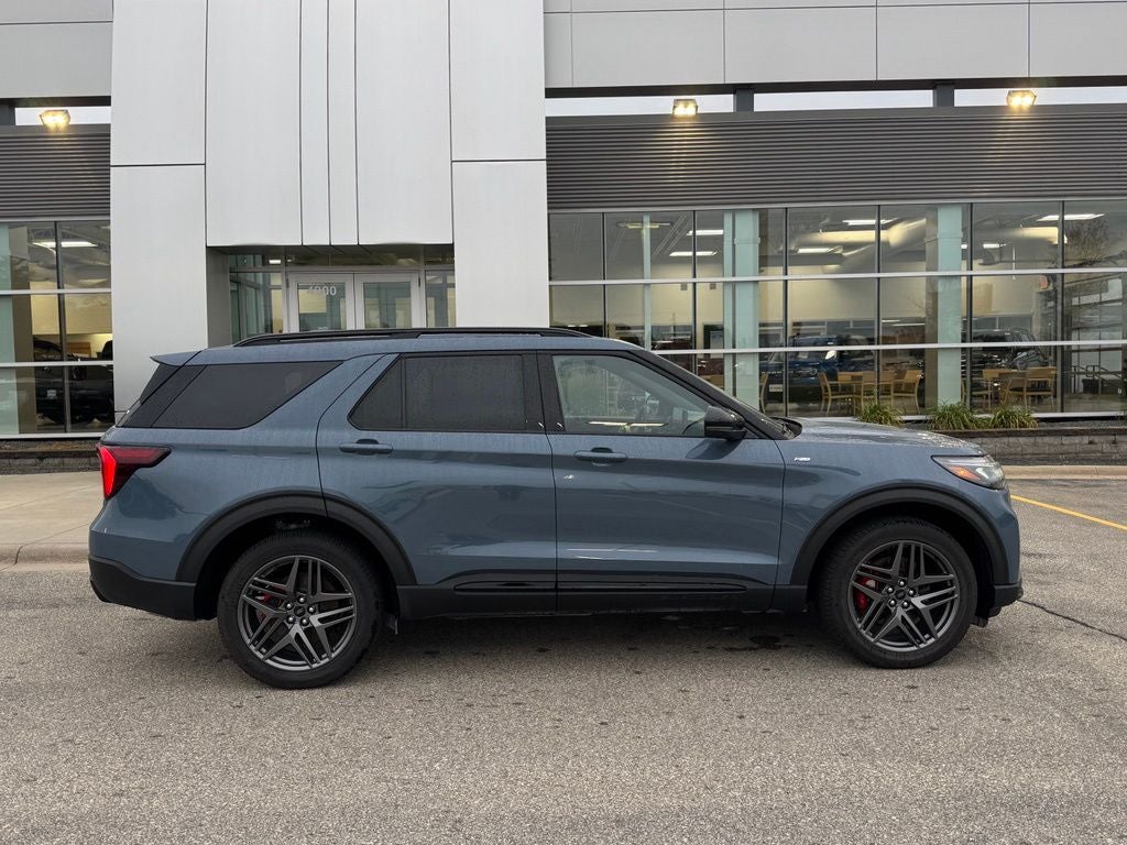 2026 Ford Explorer ST-Line w/Glass Roof + Heated Second Row Seats