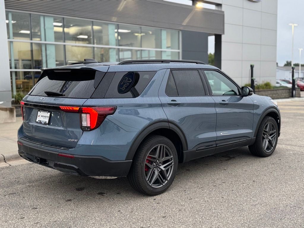 2026 Ford Explorer ST-Line w/Glass Roof + Heated Second Row Seats