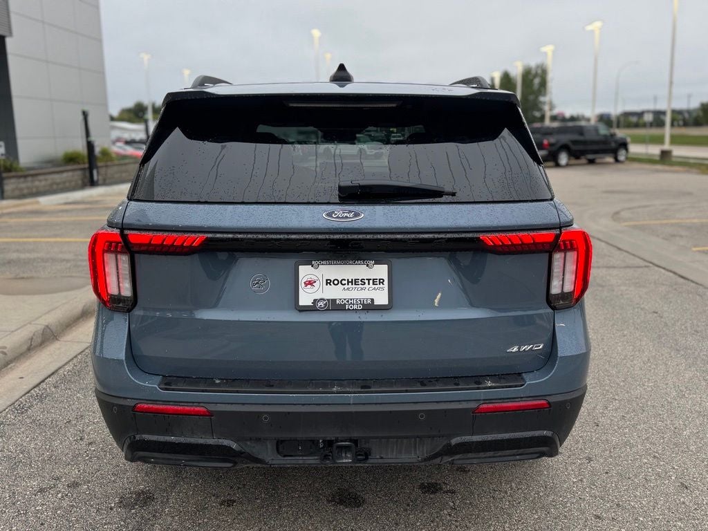 2026 Ford Explorer ST-Line w/Glass Roof + Heated Second Row Seats