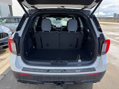 2026 Ford Explorer ST-Line Street Pack