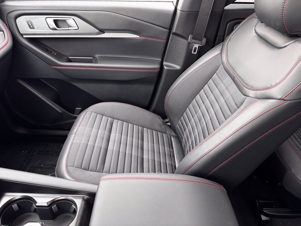 2026 Ford Explorer ST-Line w/Glass roof + Premium Pkg