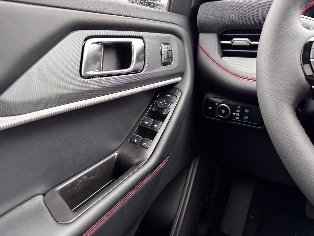 2026 Ford Explorer ST-Line w/Glass roof + Premium Pkg