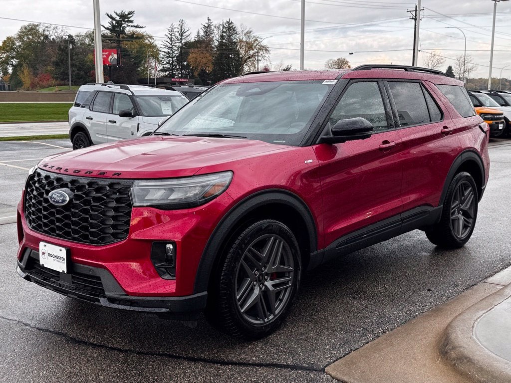 2026 Ford Explorer ST-Line w/Glass roof + Premium Pkg