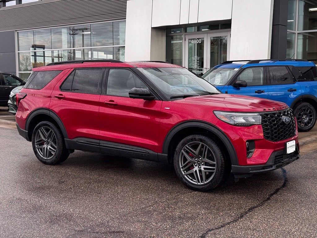 2026 Ford Explorer ST-Line w/Glass roof + Premium Pkg