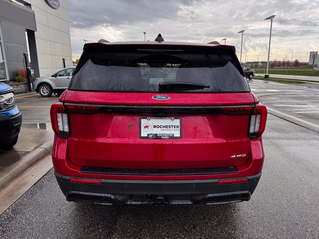 2026 Ford Explorer ST-Line w/Glass roof + Premium Pkg