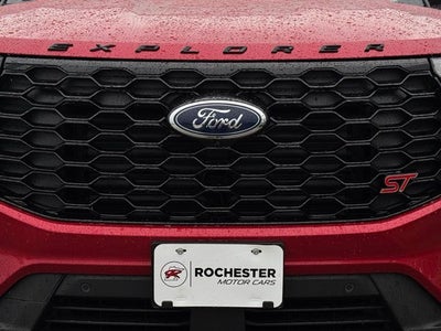 2026 Ford Explorer ST w/Fixed Glass Roof + Massaging Seats