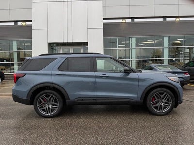 2026 Ford Explorer ST w/Fixed Glass Roof + Massaging Seats