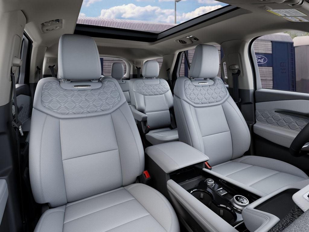 2027 Ford Explorer Platinum w/Panoramic Vista Roof + Ultimate Pkg