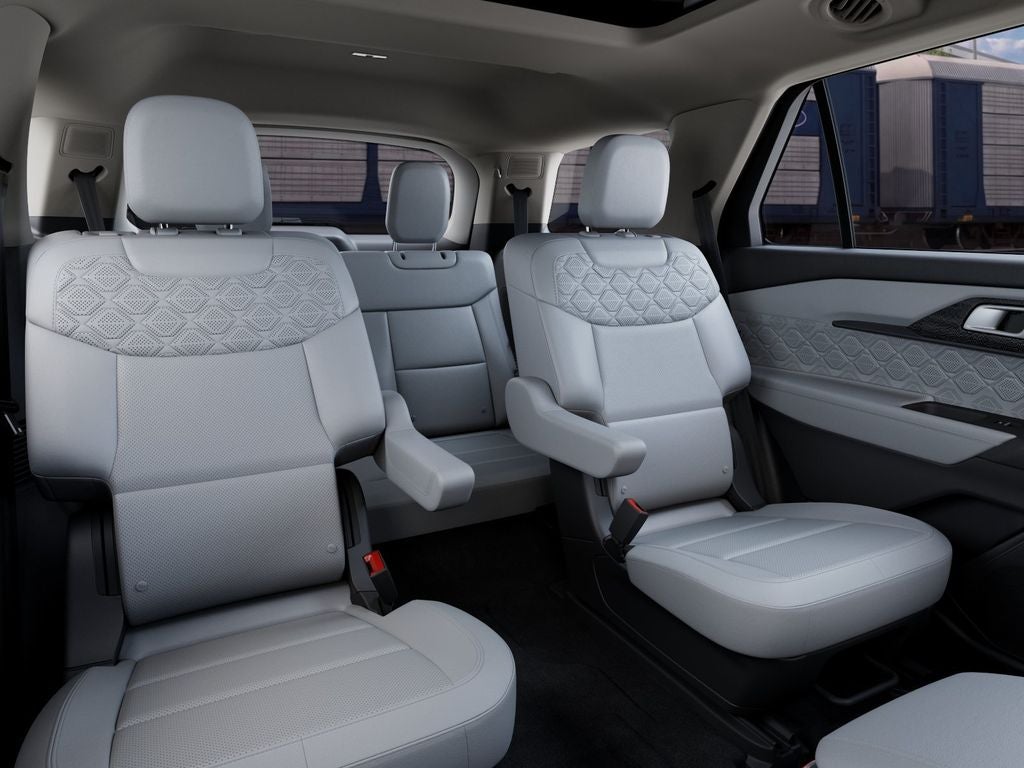 2027 Ford Explorer Platinum w/Panoramic Vista Roof + Ultimate Pkg
