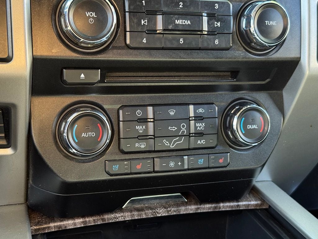 2017 Ford F-250SD Lariat