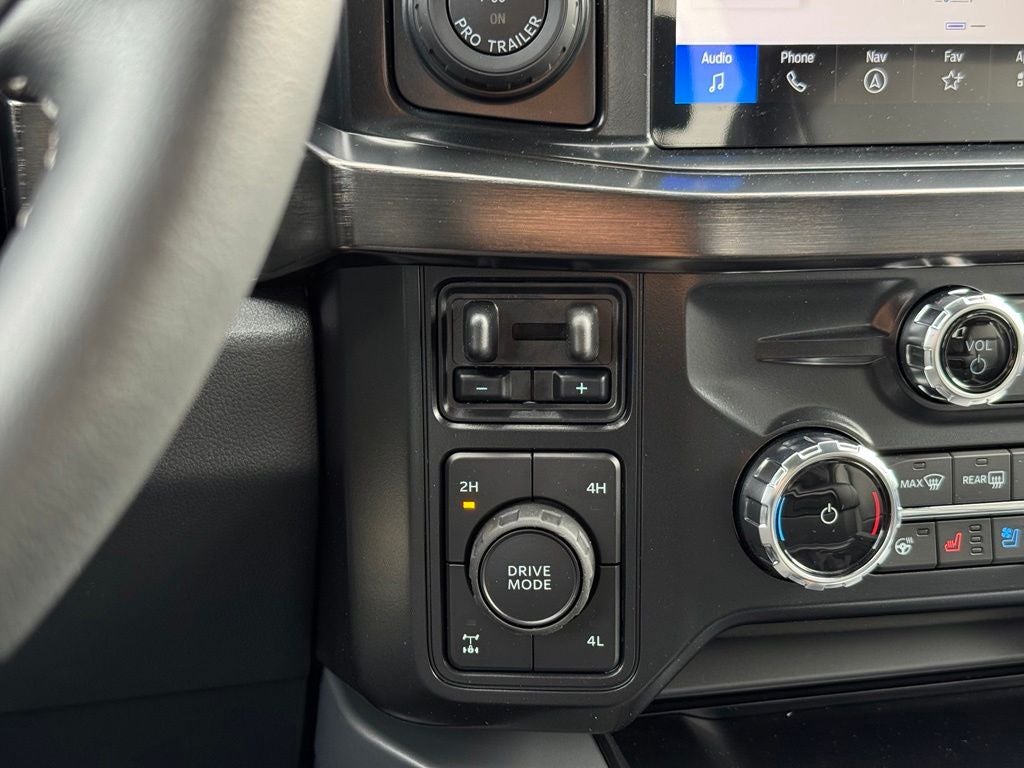 2027 Ford F-350SD Lariat