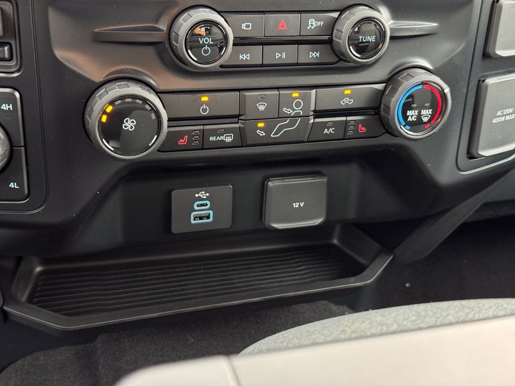 2027 Ford F-350SD XLT