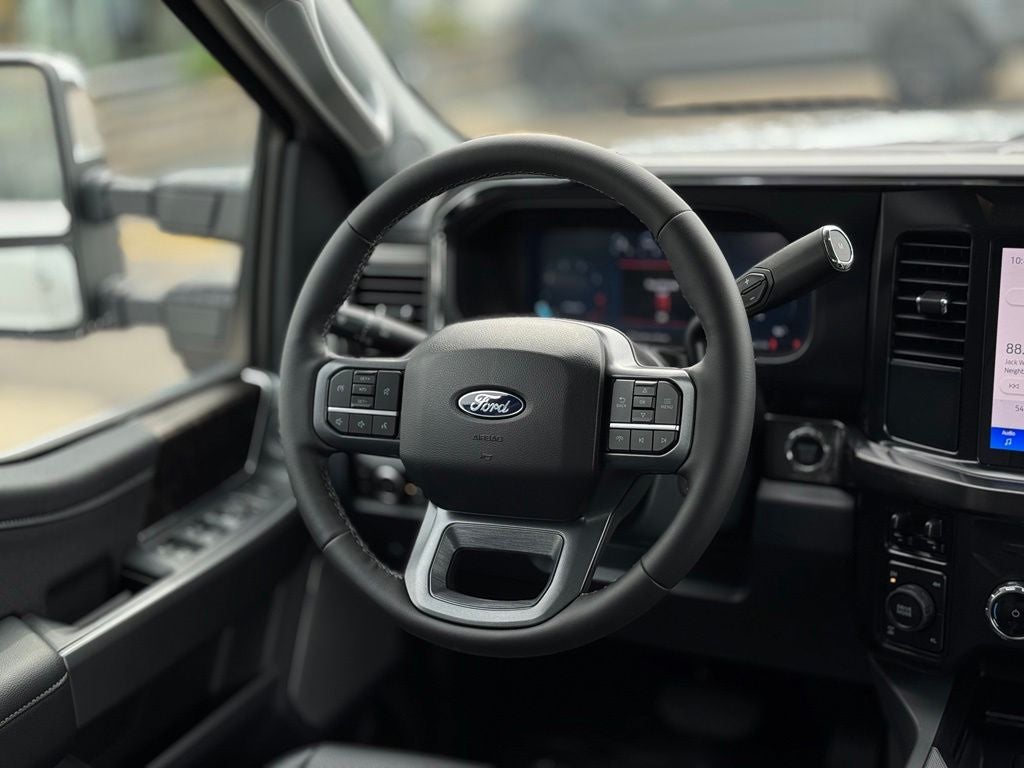 2027 Ford F-350SD Lariat