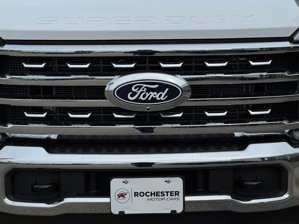 2027 Ford F-350SD Lariat