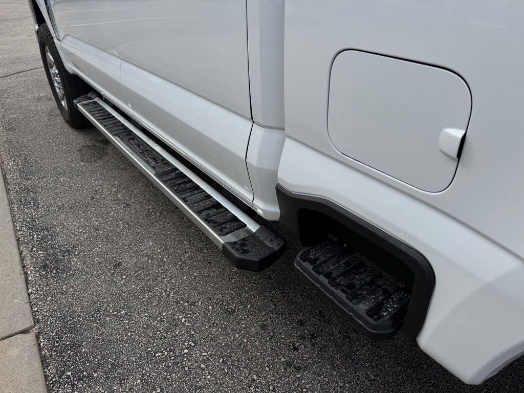 2027 Ford F-350SD Lariat
