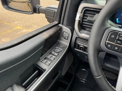 2026 Ford F-350SD Lariat w/FX4 Pkg + Tailgate Step