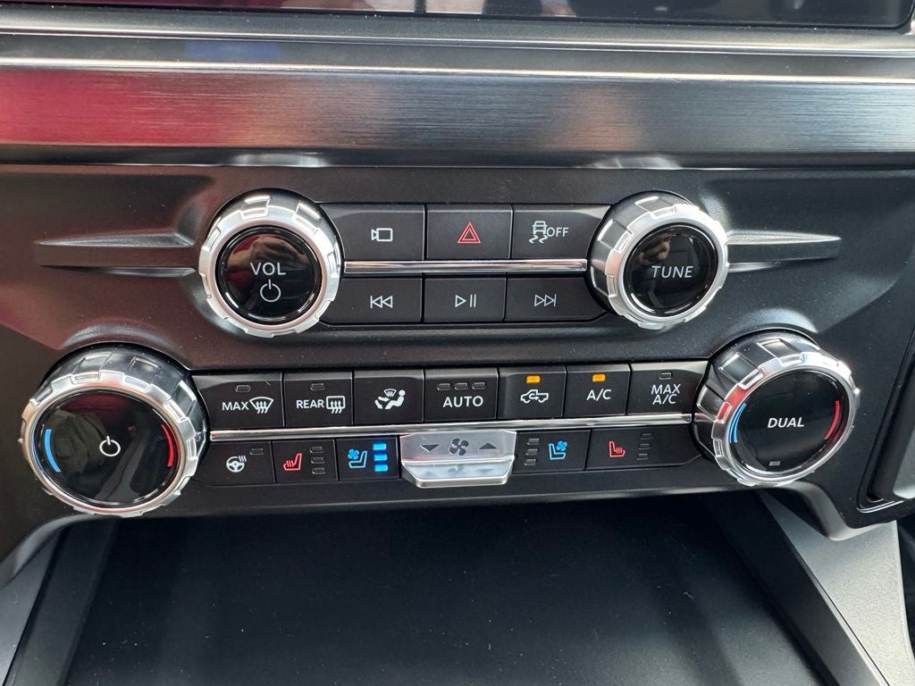 2026 Ford F-350SD Lariat w/5th Wheel Prep + Ultimate Pkg