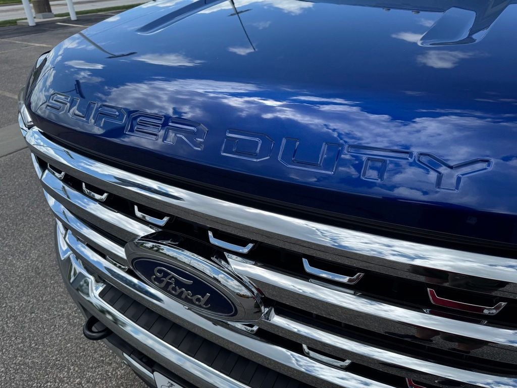 2026 Ford F-350SD Lariat w/5th Wheel Prep + Ultimate Pkg