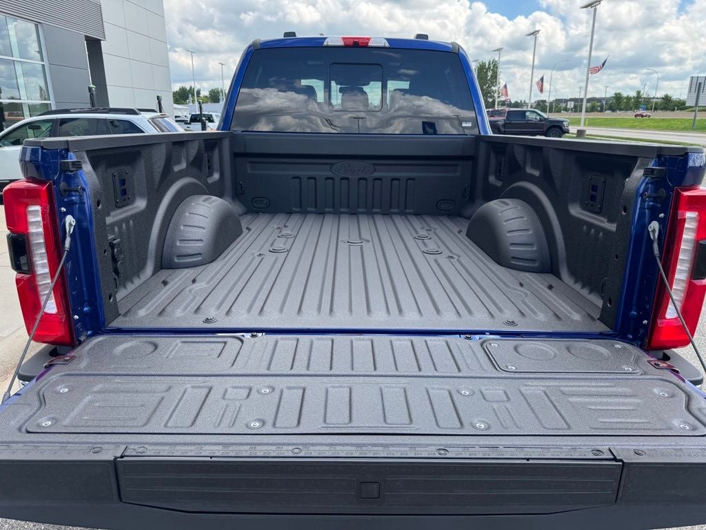 2026 Ford F-350SD Lariat w/5th Wheel Prep + Ultimate Pkg
