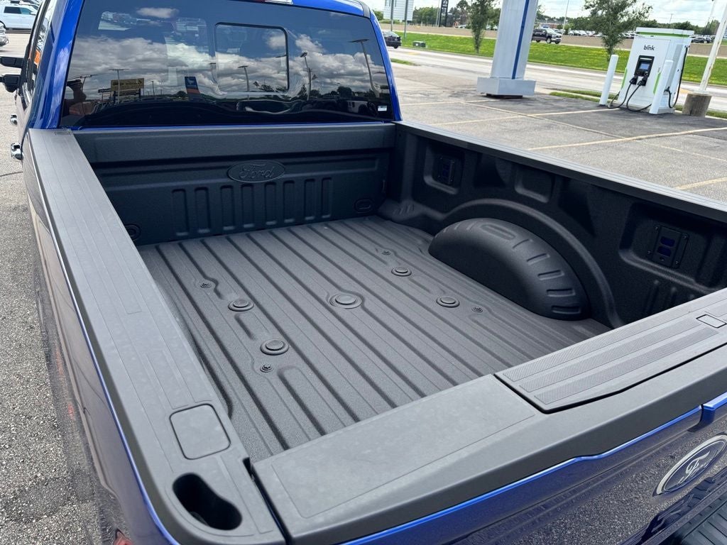 2026 Ford F-350SD Lariat w/5th Wheel Prep + Ultimate Pkg