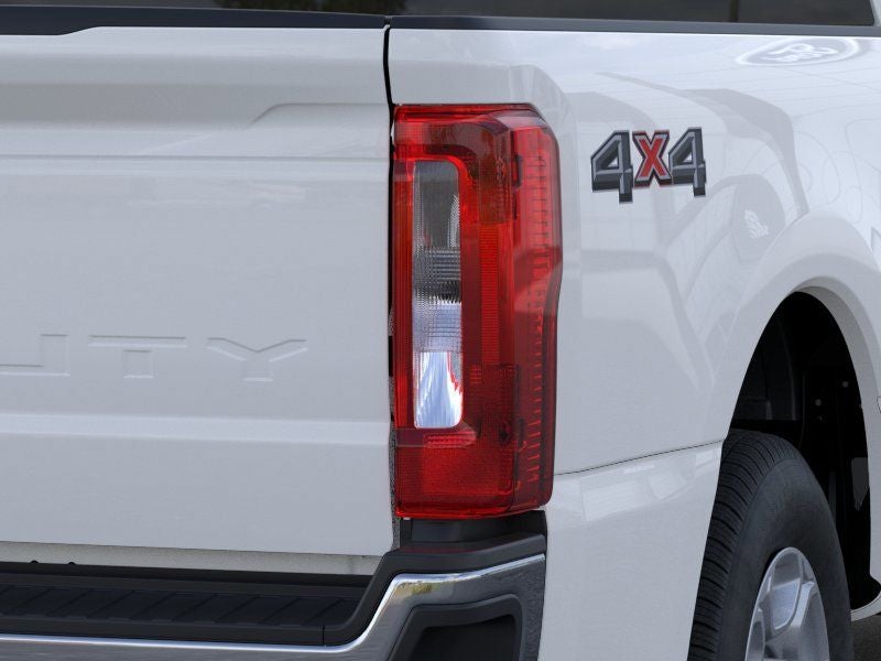 2026 Ford F-350SD XLT w/5th Wheel Prep Pkg