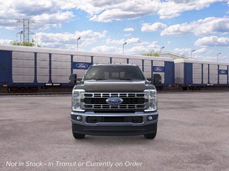 2026 Ford F-350SD XLT w/5th Wheel Prep + Tailgate Step