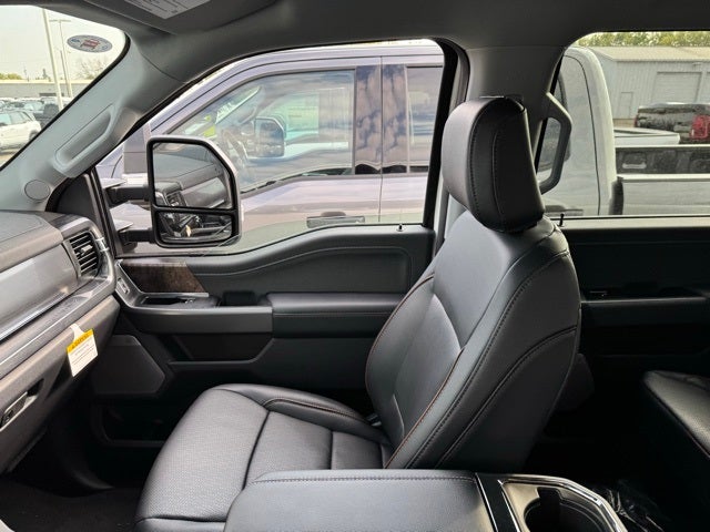 2026 Ford F-350SD Lariat w/FX4 Pkg + Tailgate Step