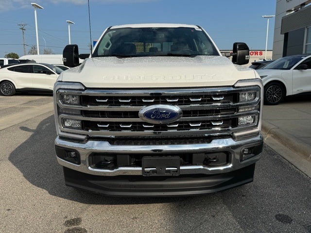 2026 Ford F-350SD Lariat w/FX4 Pkg + Tailgate Step