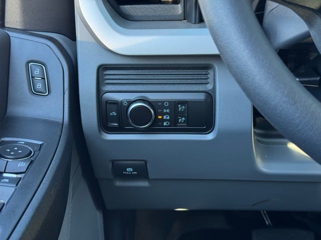 2026 Ford F-350SD XL w/Tailgate Step + 5th Wheel Prep