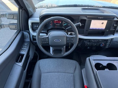 2026 Ford F-350SD XL w/Tailgate Step + 5th Wheel Prep