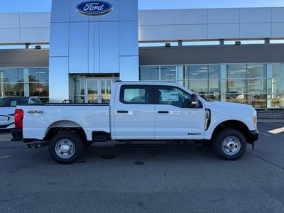 2026 Ford F-350SD XL w/Tailgate Step + 5th Wheel Prep