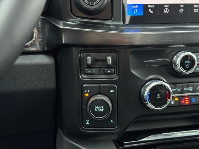 2026 Ford F-350SD Lariat 8' Bed w/FX4 + 5th Wheel Prep