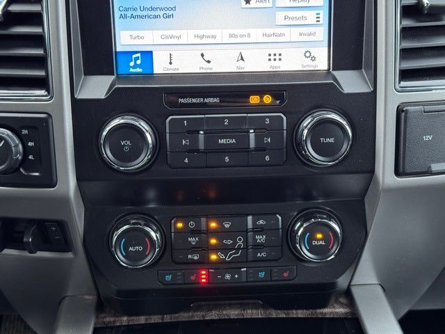 2019 Ford F-350SD Lariat w/ Navigation + Rear CHMSL Camera