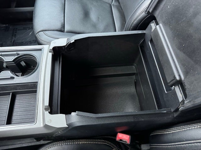 2019 Ford F-350SD Lariat w/ Navigation + Rear CHMSL Camera