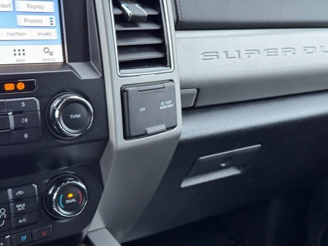 2019 Ford F-350SD Lariat w/ Navigation + Rear CHMSL Camera