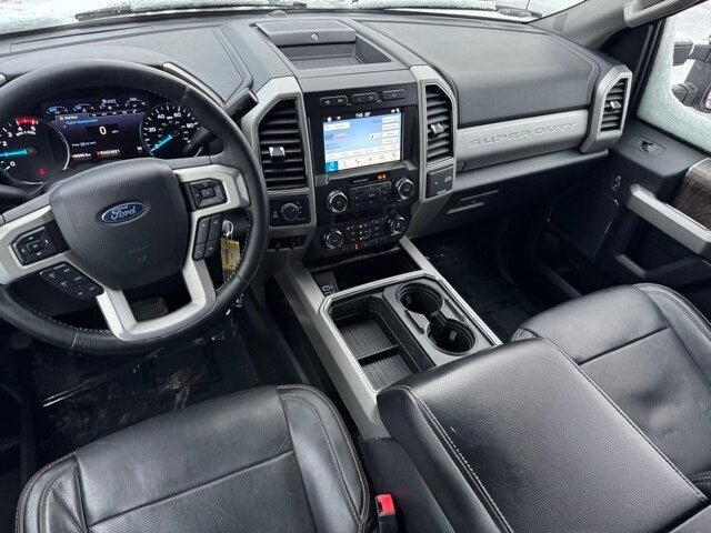 2019 Ford F-350SD Lariat w/ Navigation + Rear CHMSL Camera