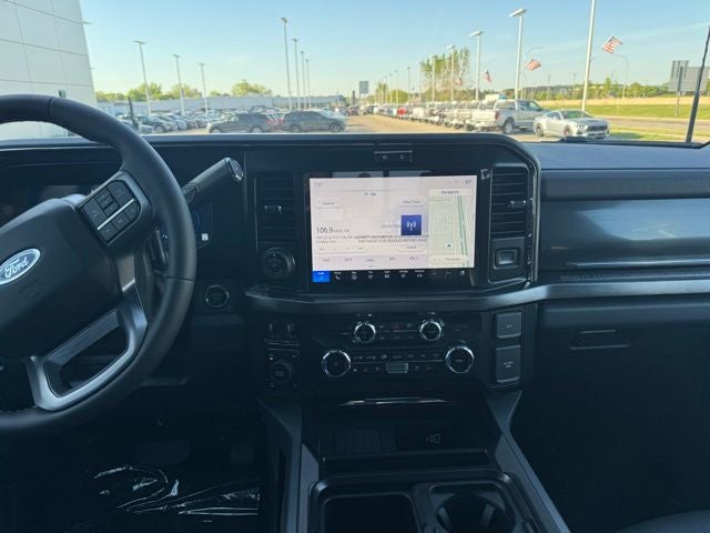 2026 Ford F-350SD Lariat w/Twin Panel Moonroof + FX4 Pkg