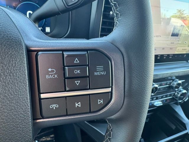 2026 Ford F-350SD Lariat w/Twin Panel Moonroof + FX4 Pkg