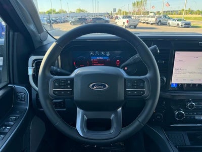 2026 Ford F-350SD Lariat w/Twin Panel Moonroof + FX4 Pkg