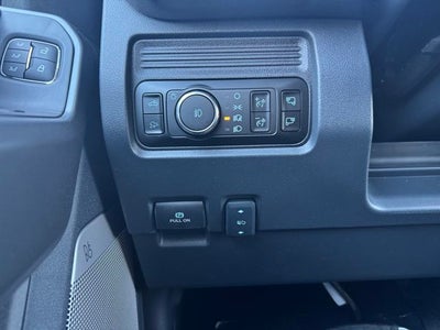 2026 Ford F-350SD Lariat w/Twin Panel Moonroof + FX4 Pkg