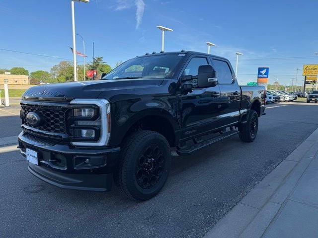 2026 Ford F-350SD Lariat w/Twin Panel Moonroof + FX4 Pkg