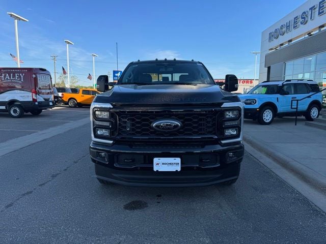 2026 Ford F-350SD Lariat w/Twin Panel Moonroof + FX4 Pkg