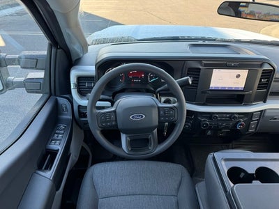 2026 Ford F-350SD XL w/Tailgate Step + 5th Wheel Prep