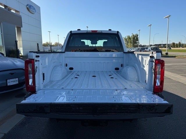 2026 Ford F-350SD XL w/Tailgate Step + 5th Wheel Prep