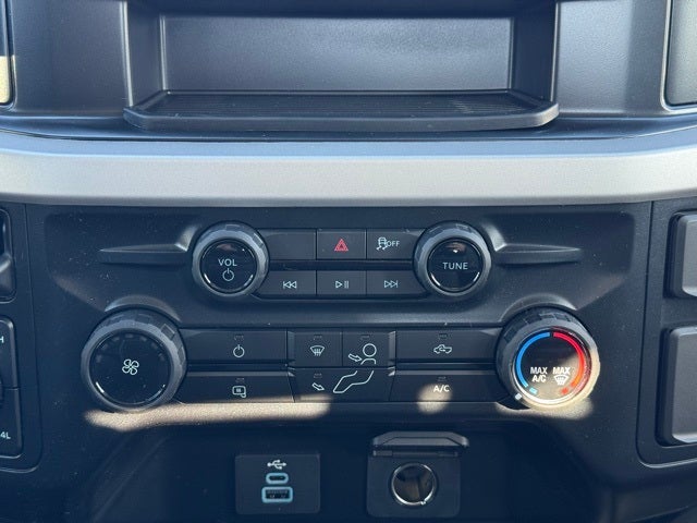 2026 Ford F-350SD XL w/Tailgate Step + 5th Wheel Prep