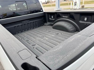 2026 Ford F-350SD Lariat w/5th Wheel Prep Pkg + Black App Pkg