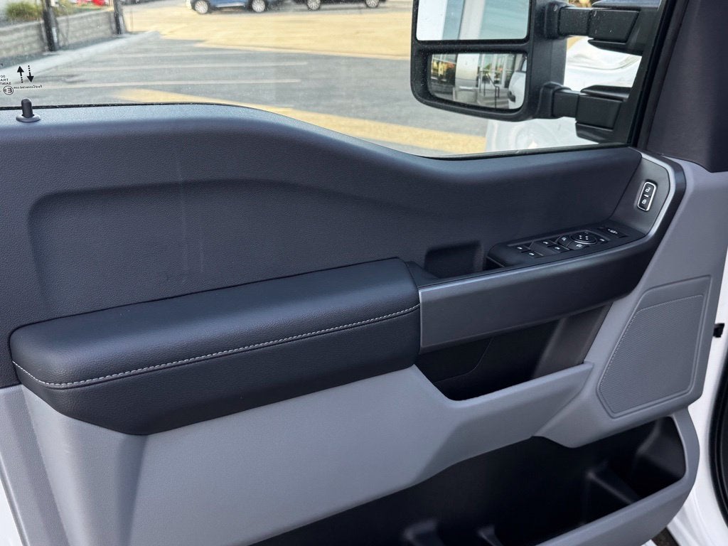 2027 Ford F-350SD XLT