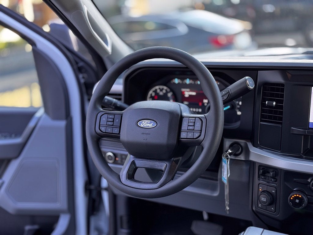 2027 Ford F-350SD XLT