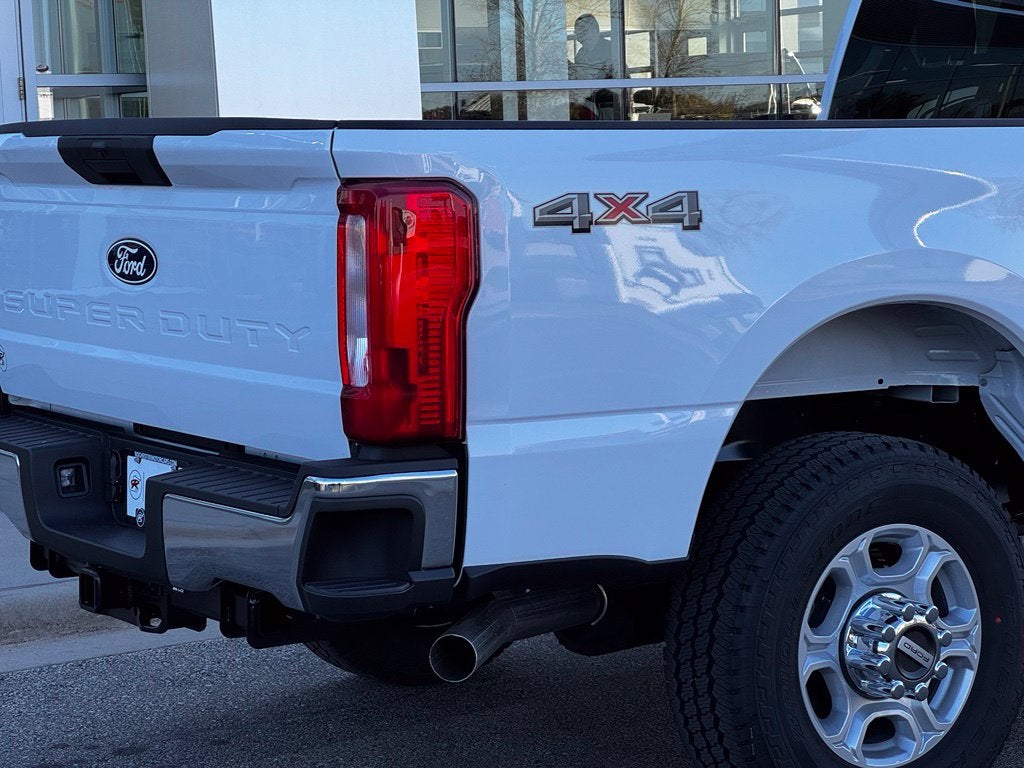 2027 Ford F-350SD XLT