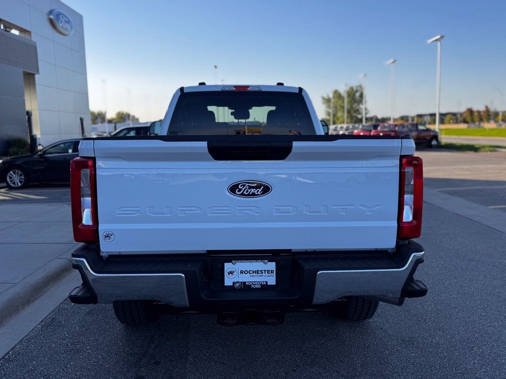 2027 Ford F-350SD XLT